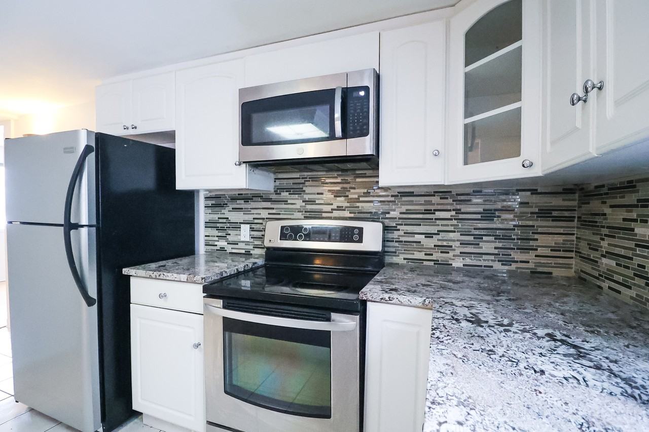 1230 Notting Hill Ave #1 - Photo 4 of 28