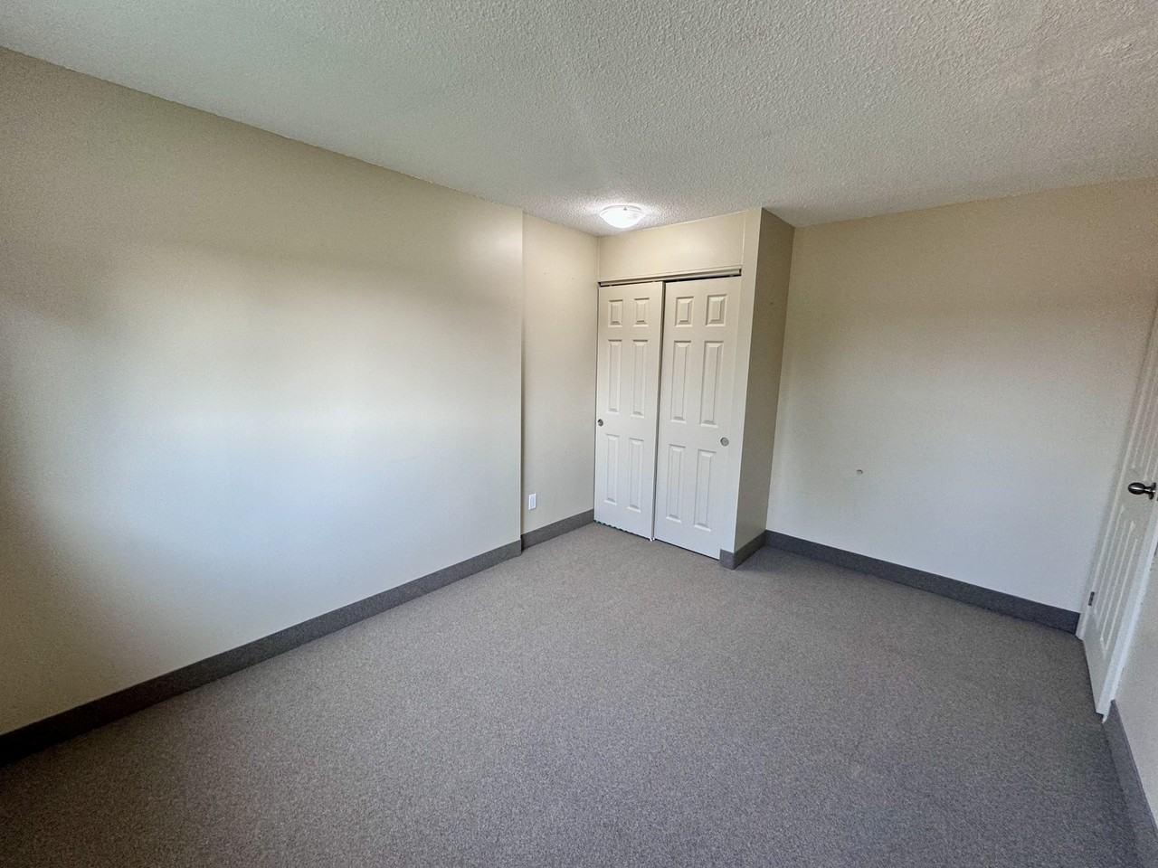 33 Pearl St #12 - Photo 6 of 9