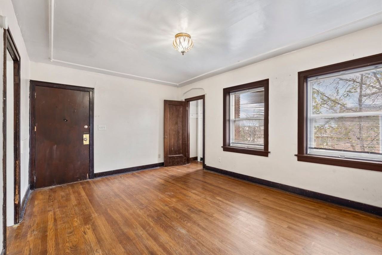 Upton Apartments - Photo 4 of 25