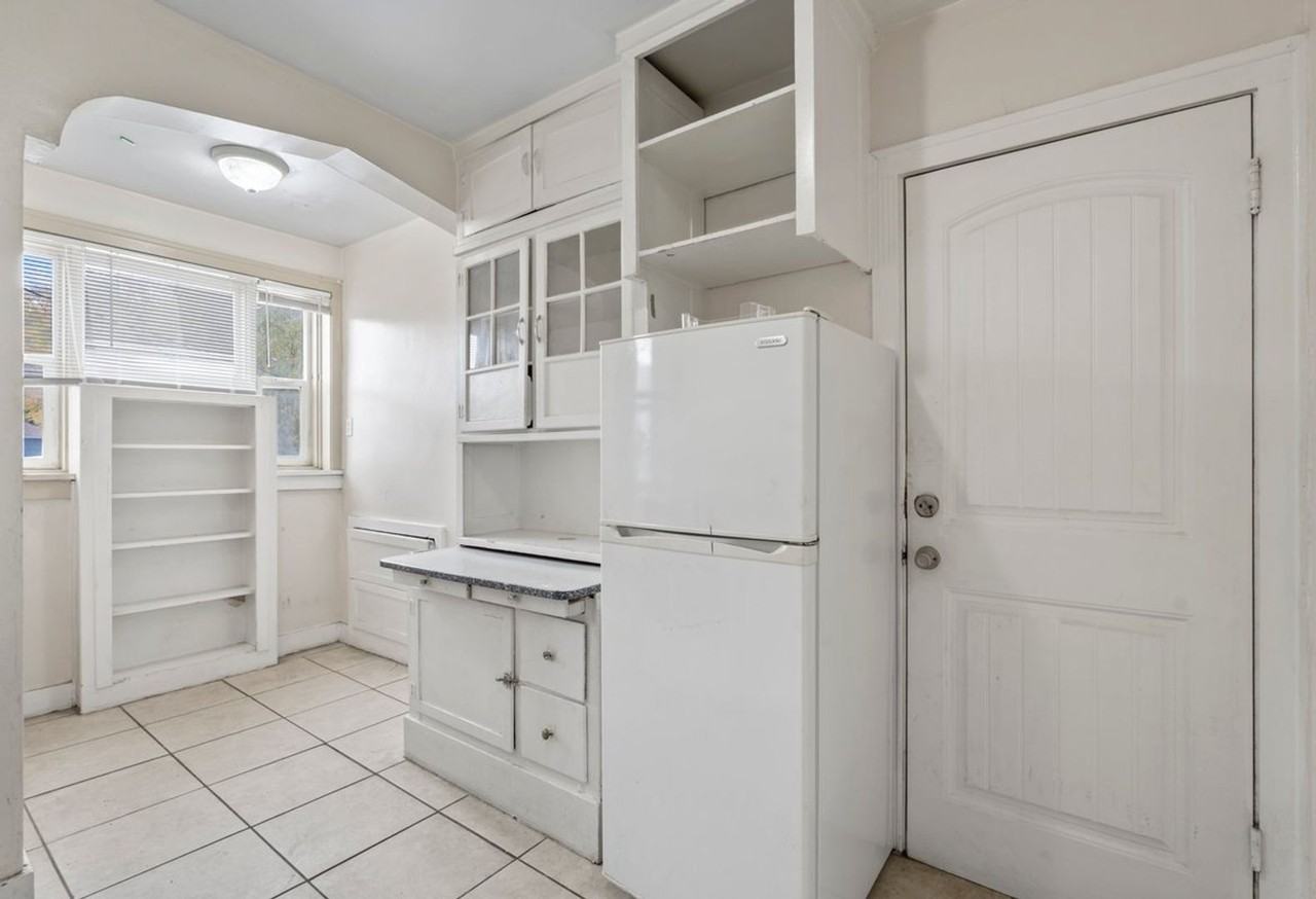 Upton Apartments - Photo 5 of 25