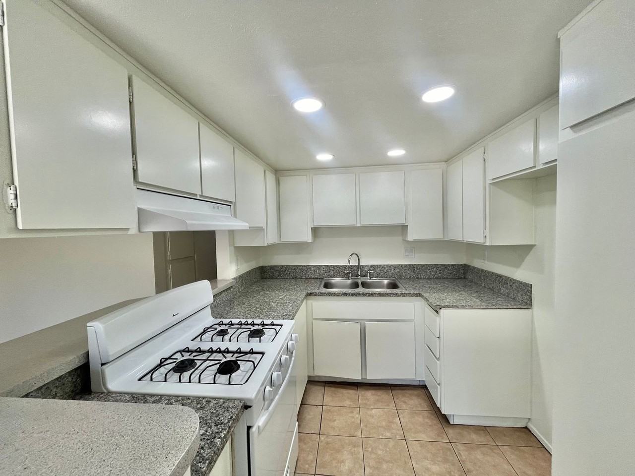 Dove Manor - Photo 3 of 5