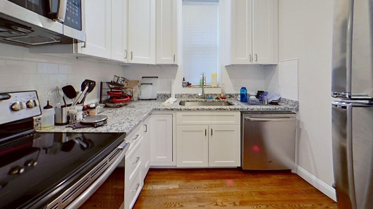 2017 Commonwealth Avenue - Photo 3 of 12