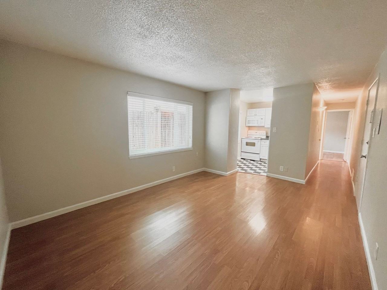 2414 Capitol Avenue - Photo 4 of 14