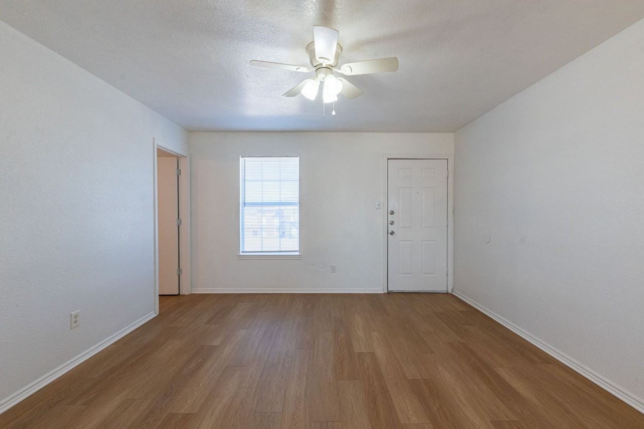 5904 Greengate Drive #D - Photo 5 of 19