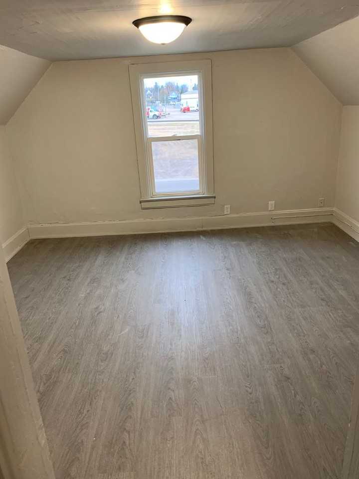 402 W Fritz Ave - Photo 4 of 15