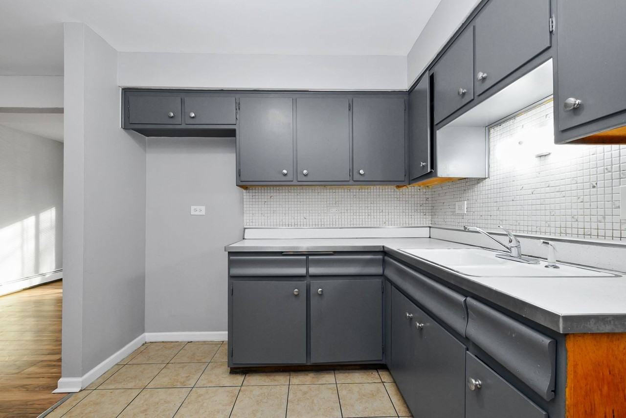 9017-25 S Cottage Grove - Photo 7 of 13