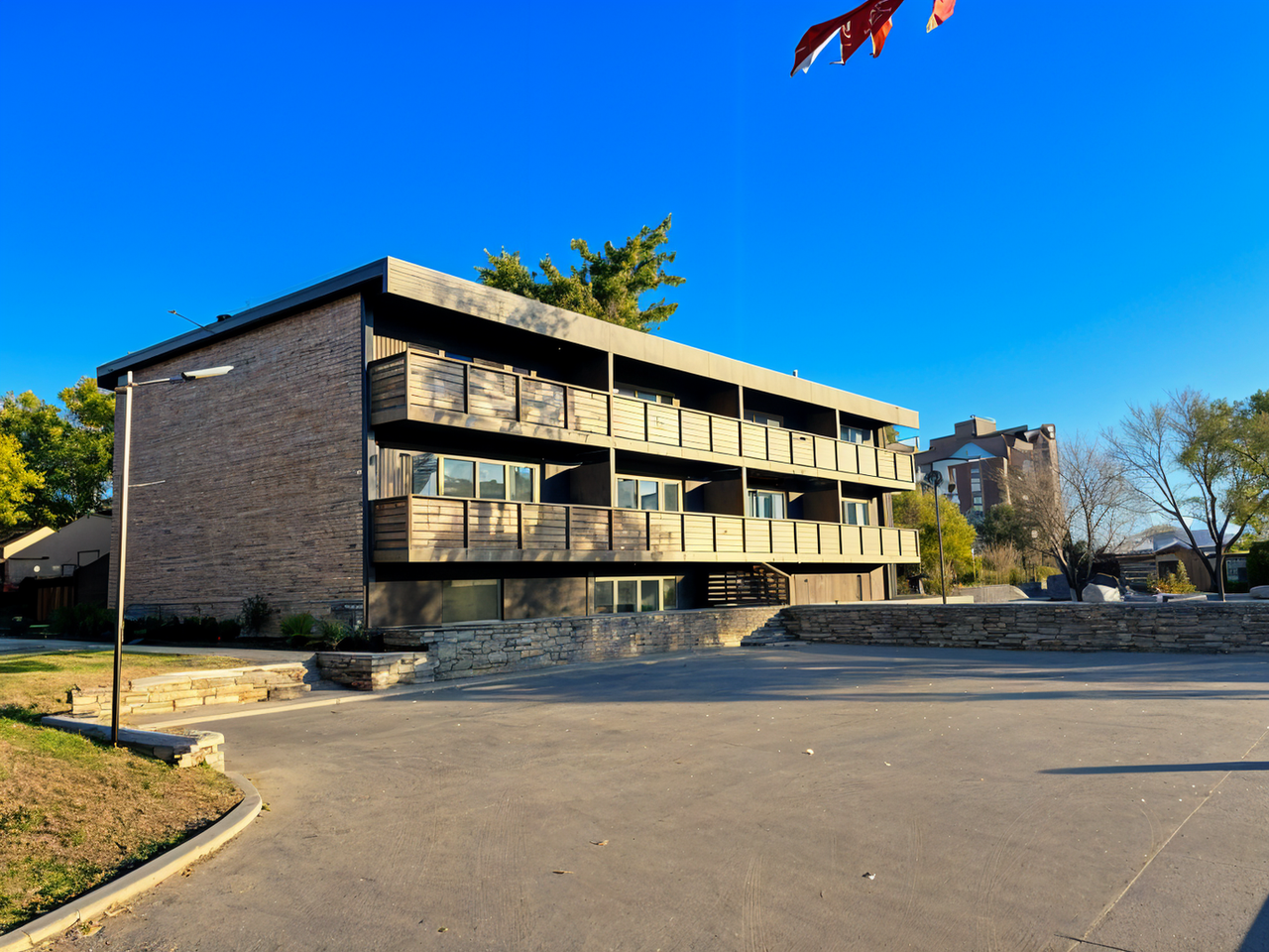 Roanoke Point - Photo 4 of 46