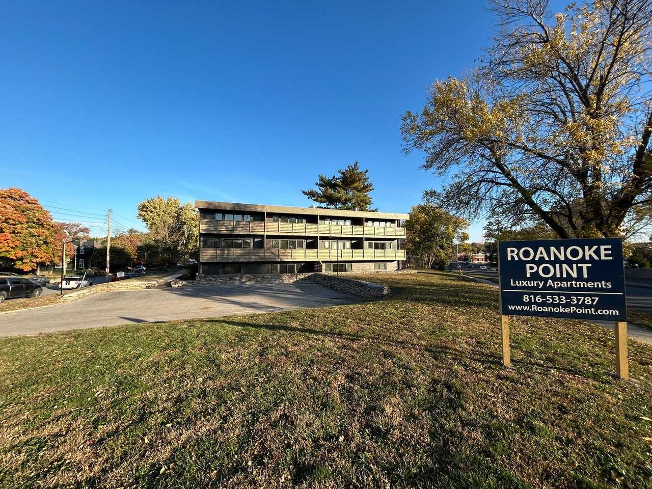 Roanoke Point - Photo 5 of 46