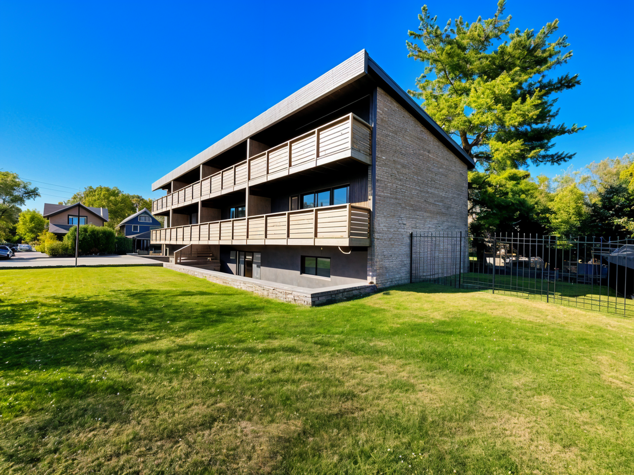 Roanoke Point - Photo 6 of 46