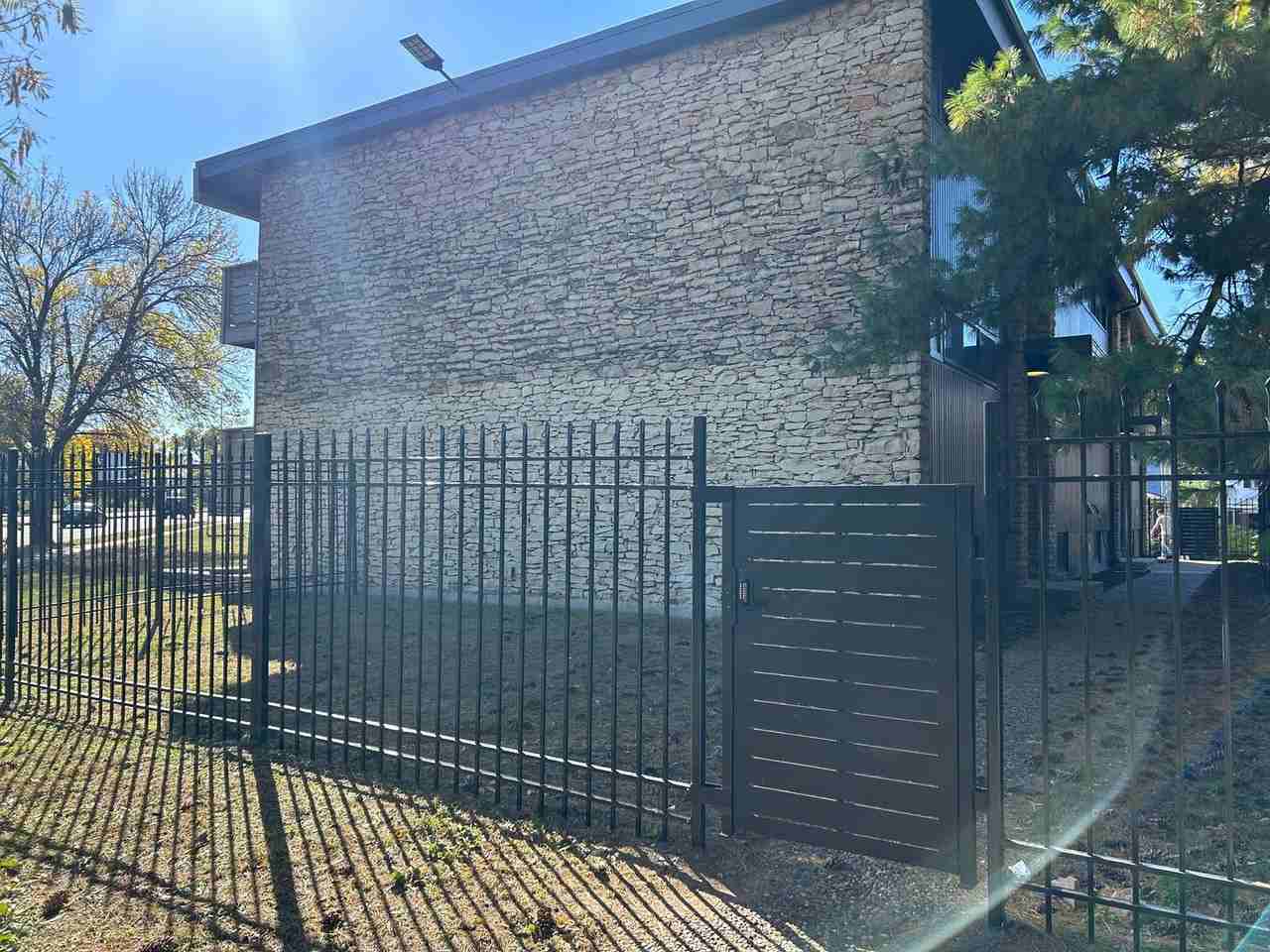 Roanoke Point - Photo 7 of 46