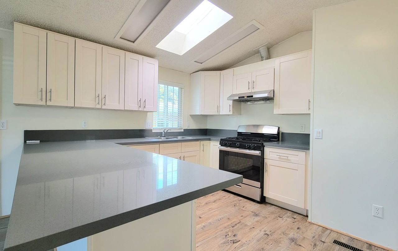 Holiday Rancho - Photo 4 of 25