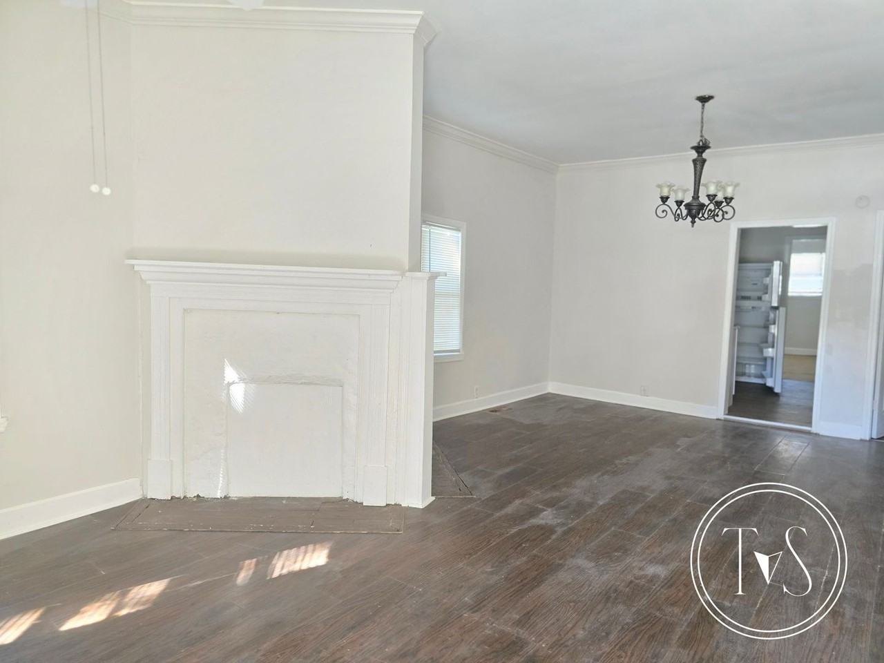 1116 Ne 36th St - Photo 6 of 23