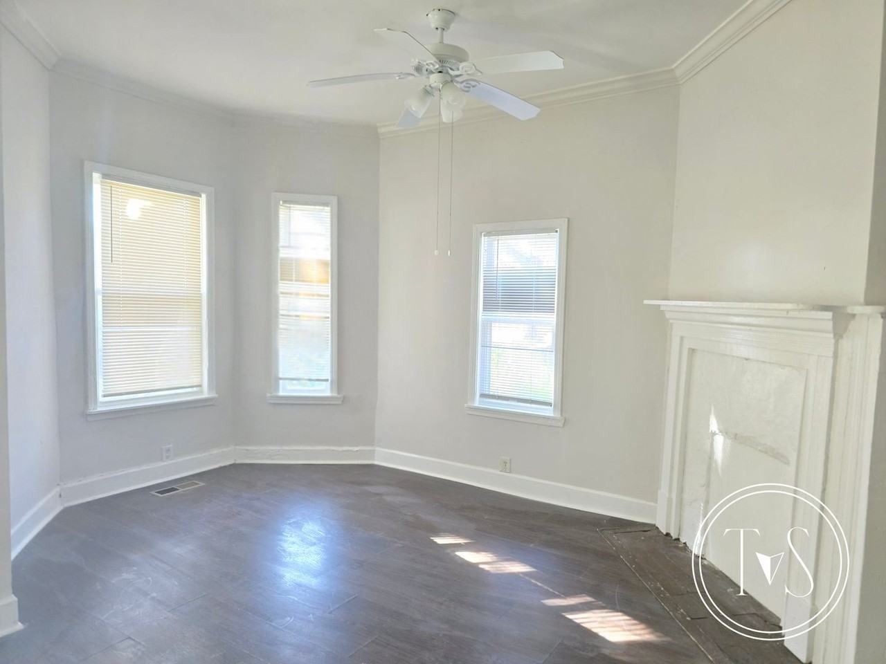 1116 Ne 36th St - Photo 7 of 23