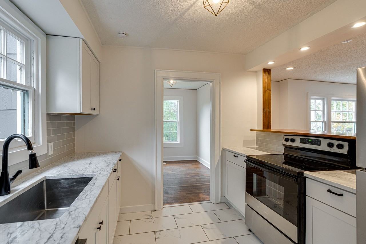 203 N Seminole Dr - Photo 5 of 20