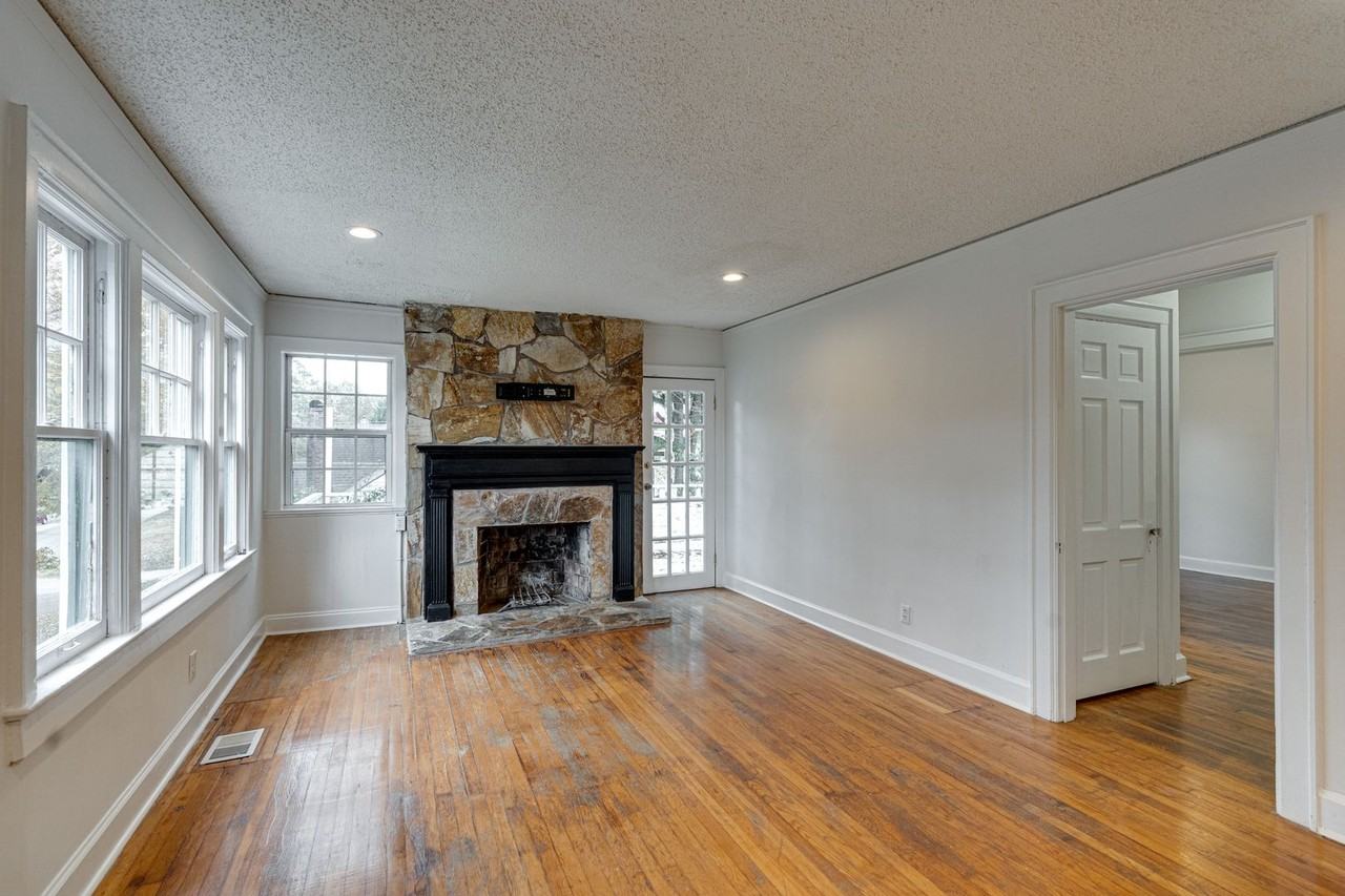 203 N Seminole Dr - Photo 6 of 20