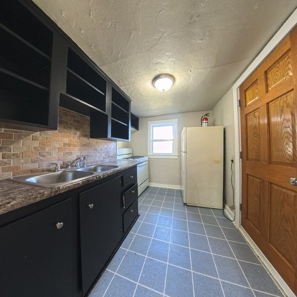 1223 West 2nd Street - Photo 6 of 11