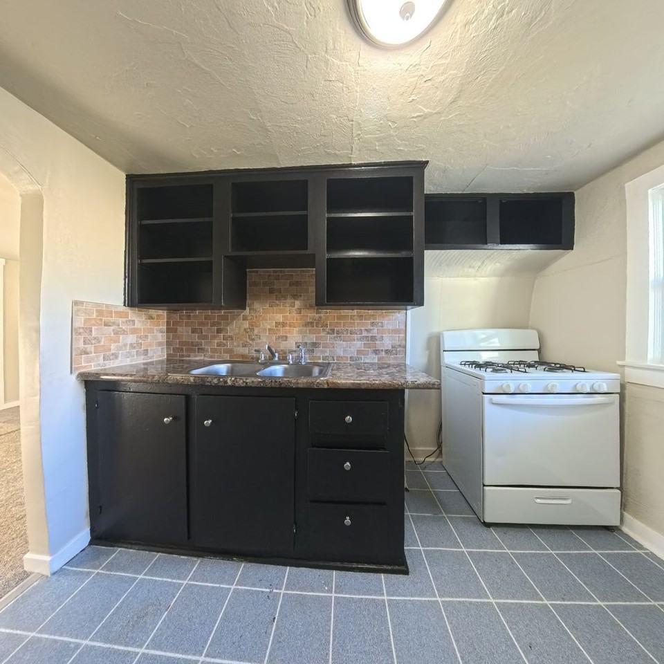 1223 West 2nd Street - Photo 7 of 11