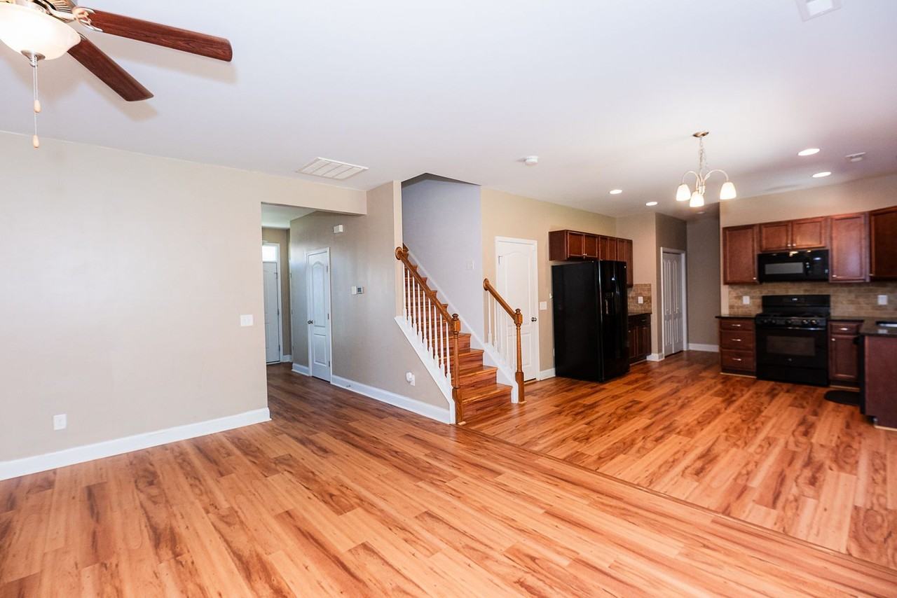 4548 River Gate Dr - Photo 5 of 37