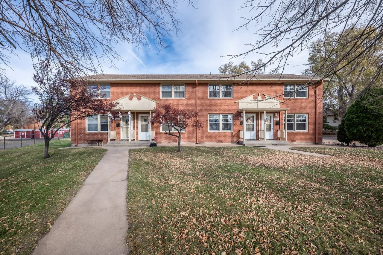 1009 Constitution Rd - Photo 3 of 27