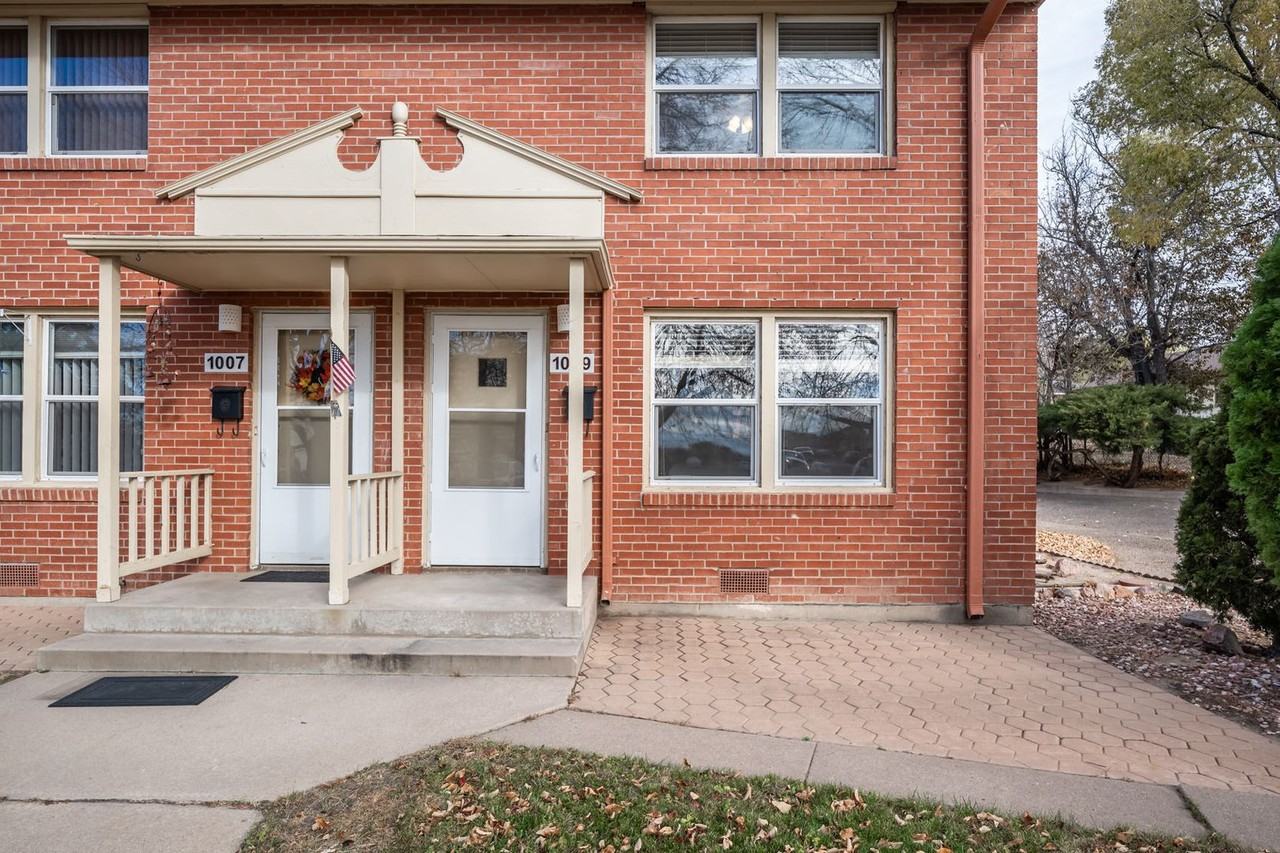 1009 Constitution Rd - Photo 6 of 27