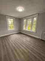 featured image of 217 E 7th St