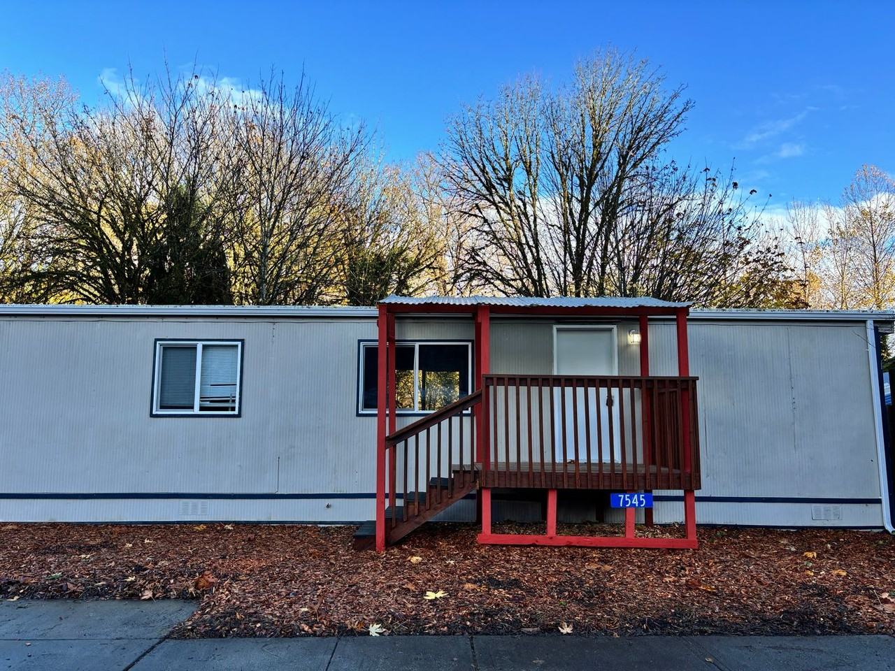 7545 South Dillard Avenue - Photo 3 of 12