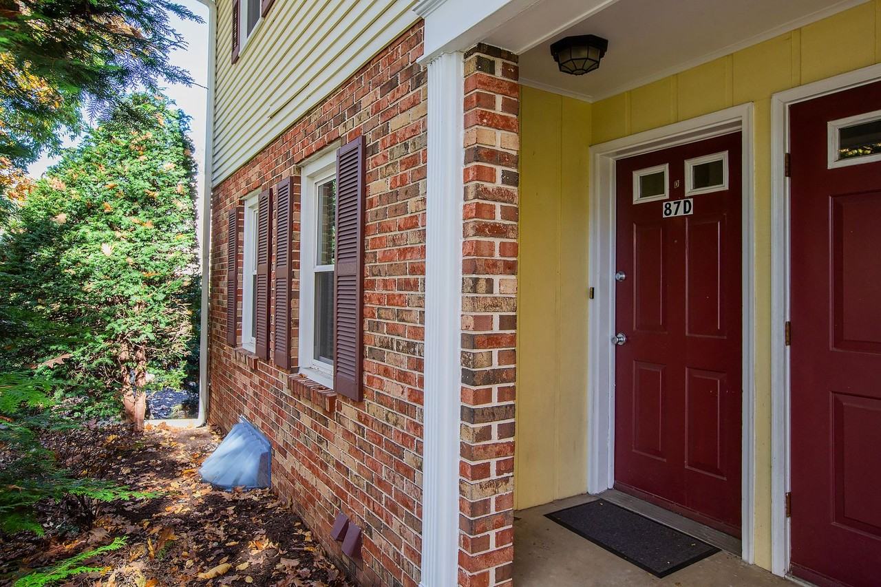87 Valley Rd Apt D - Photo 3 of 22