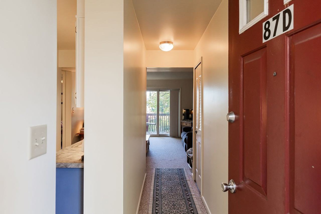 87 Valley Rd Apt D - Photo 4 of 22