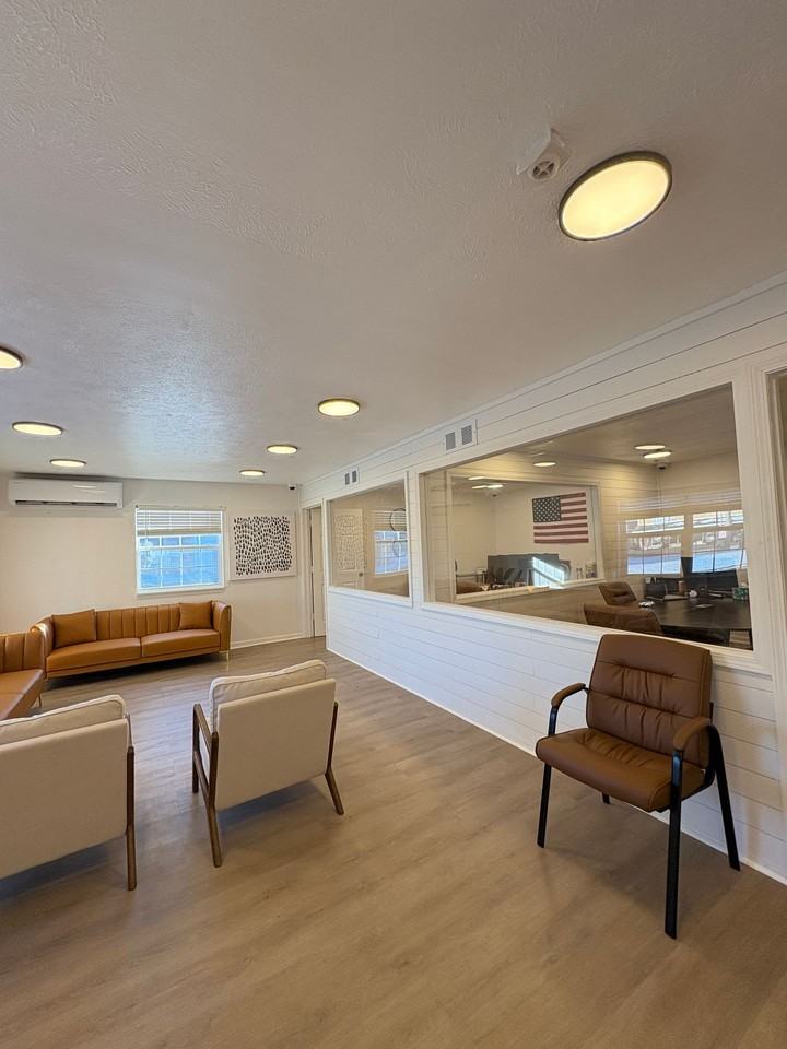 4750 Kingsmead Pl #4750H - Photo 2 of 41