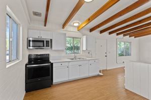 featured image of 1415 E Adelaide Dr