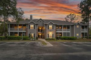 featured image of 10000 Gate Pkwy N #1621