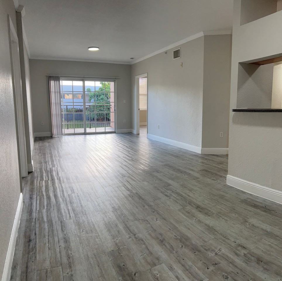 10196 Northwest 33rd Street