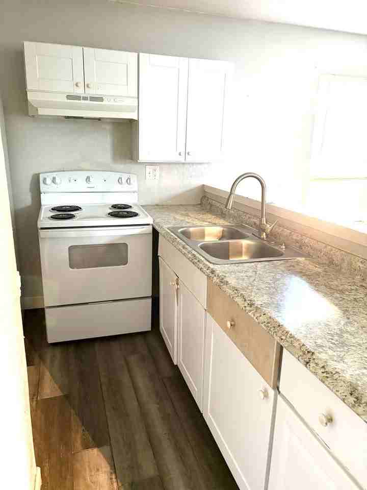 1520 1520  - 1522 E 50th St - Photo 7 of 13