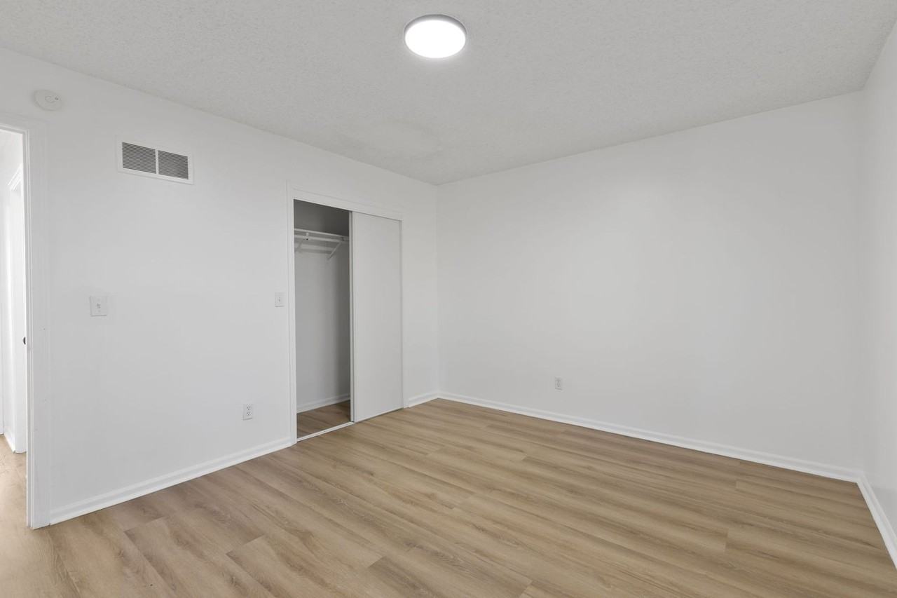 7400 Nw 82nd St - Photo 7 of 25