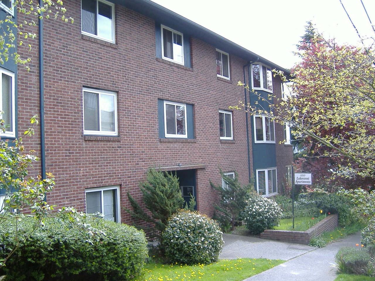 Lakecrest - Photo 7 of 14