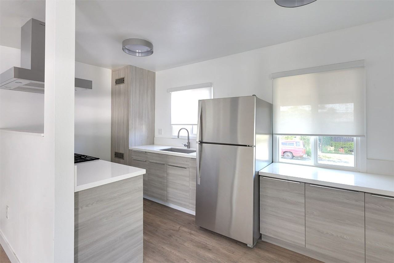 4233 Burns Ave - Photo 2 of 11