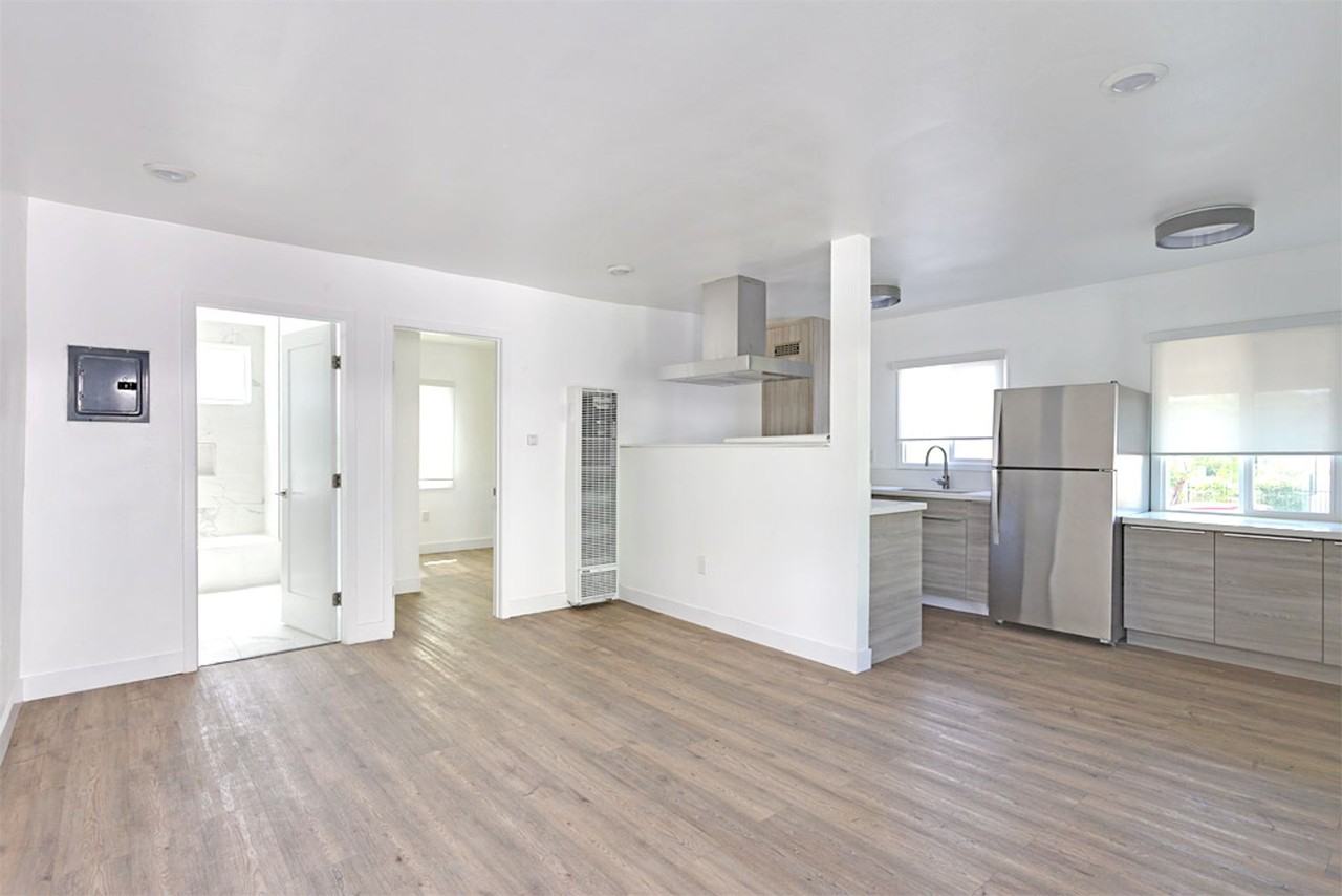 4233 Burns Ave - Photo 4 of 11