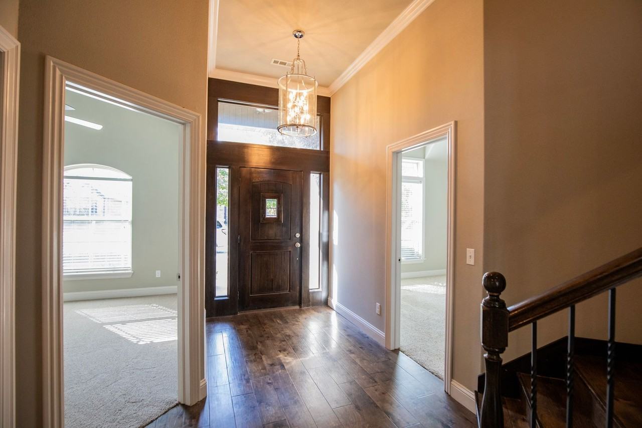 3214 Sw Stonepoint Ave - Photo 2 of 19