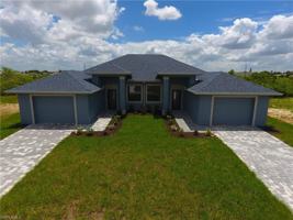 featured image of 1313 1313 / 1315 NE 8th PL