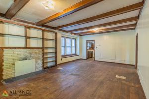 featured image of 323 N 15th St
