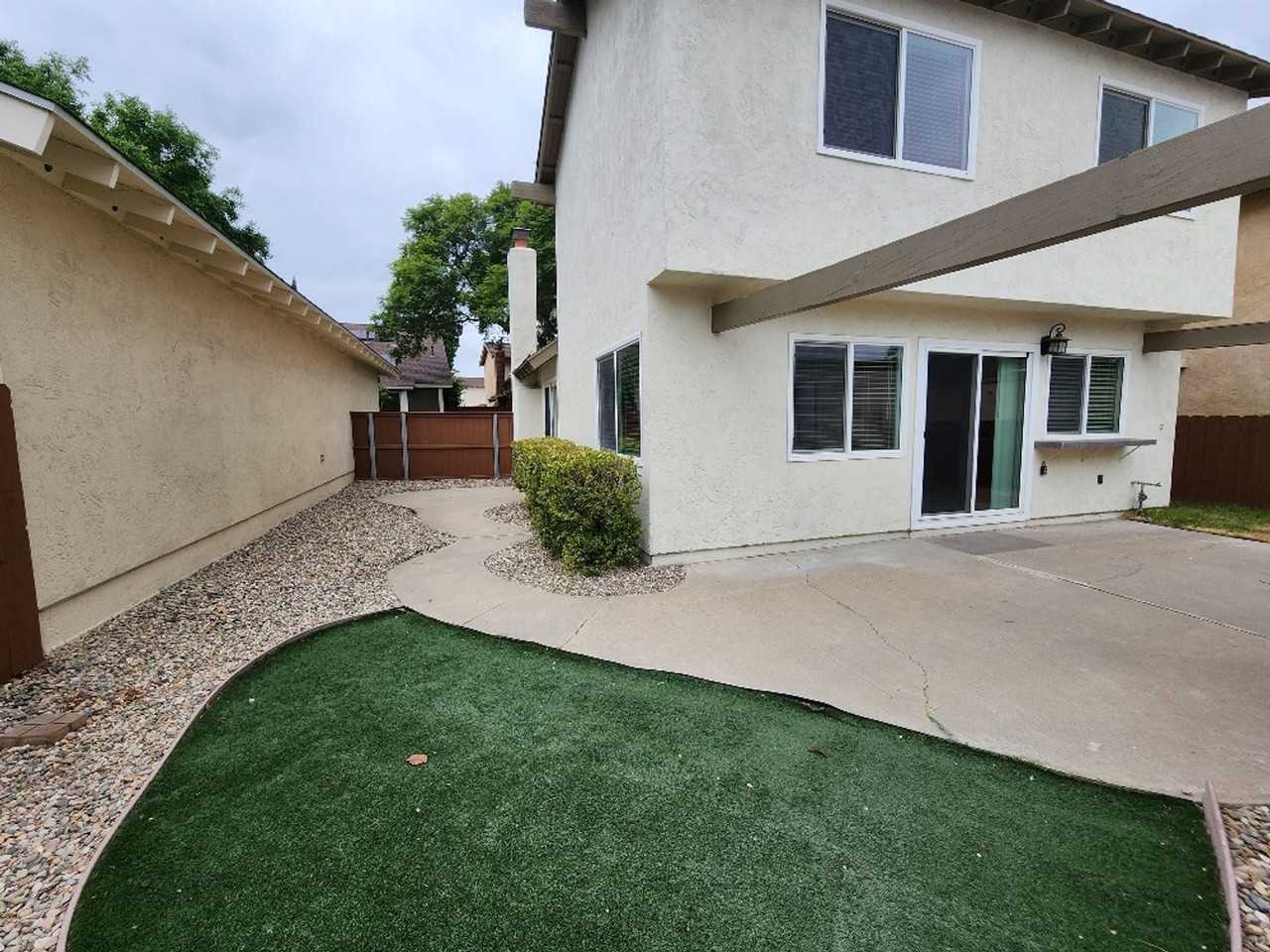 10809 Escobar Dr - Photo 2 of 24