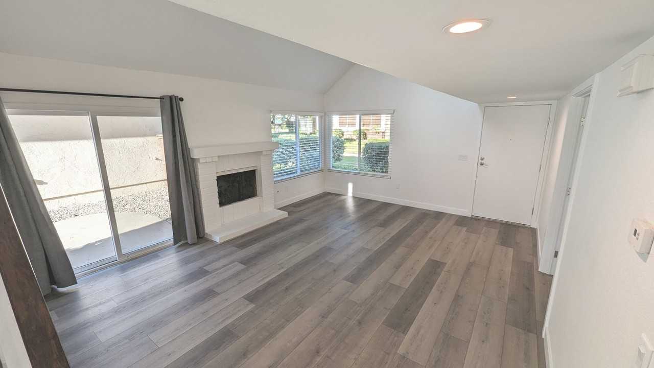 10809 Escobar Dr - Photo 6 of 24