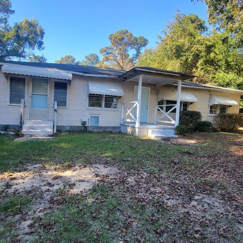 112 Circle Drive - Photo 3 of 15