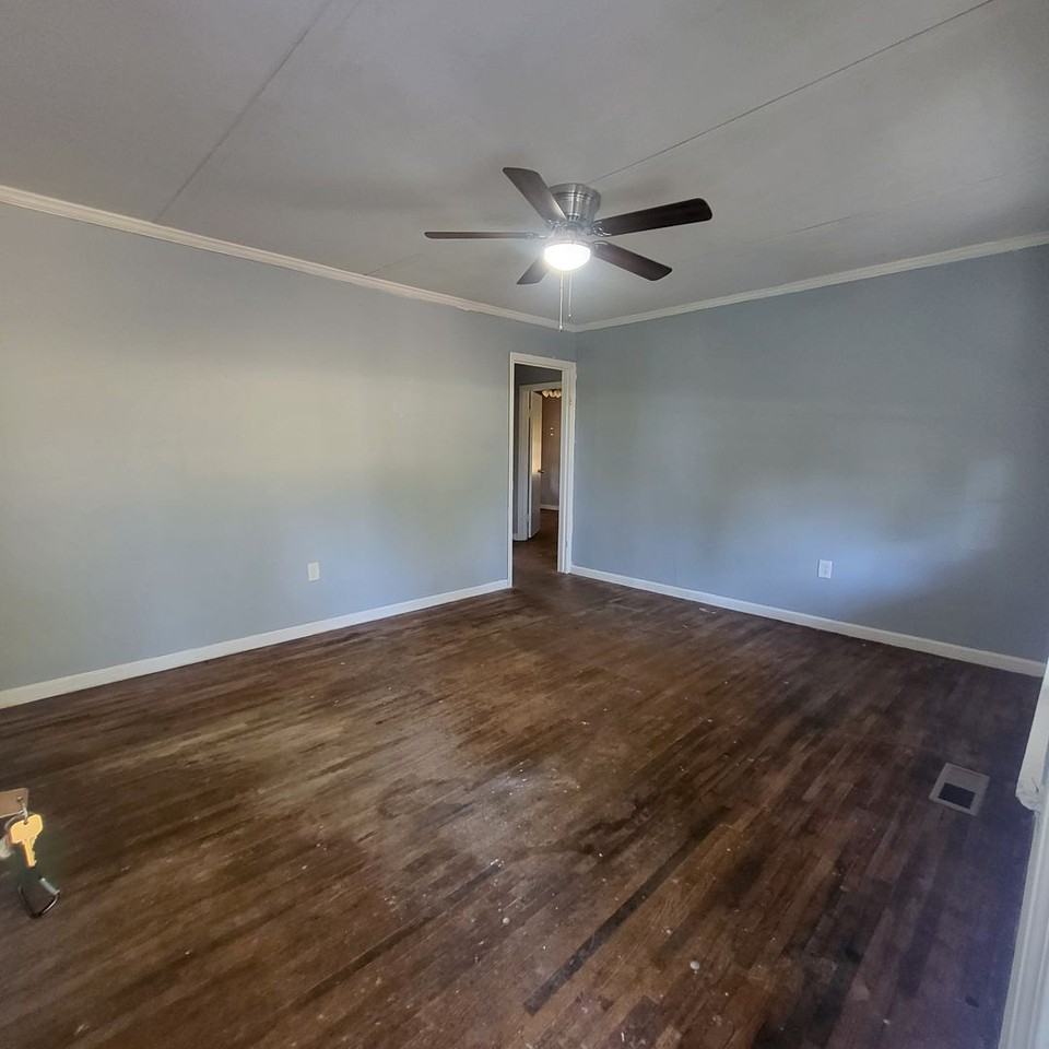 112 Circle Drive - Photo 4 of 15