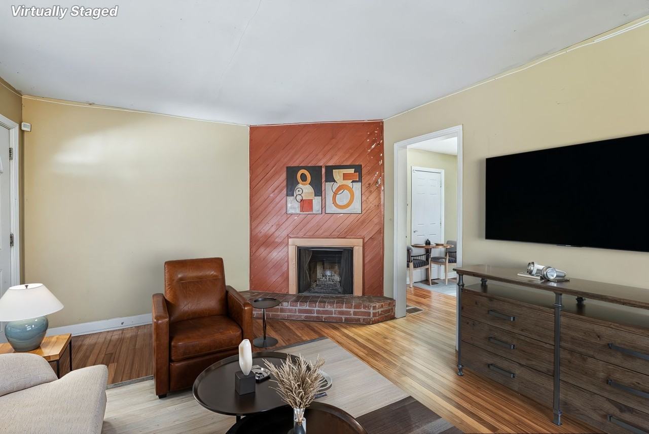 1813 Honeysuckle Drive - Photo 2 of 13