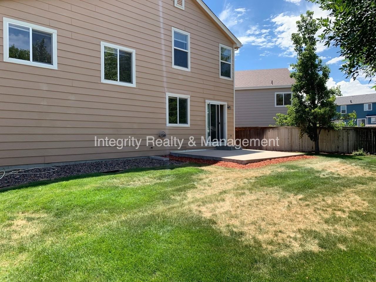 9931 Saybrook St - Photo 5 of 35