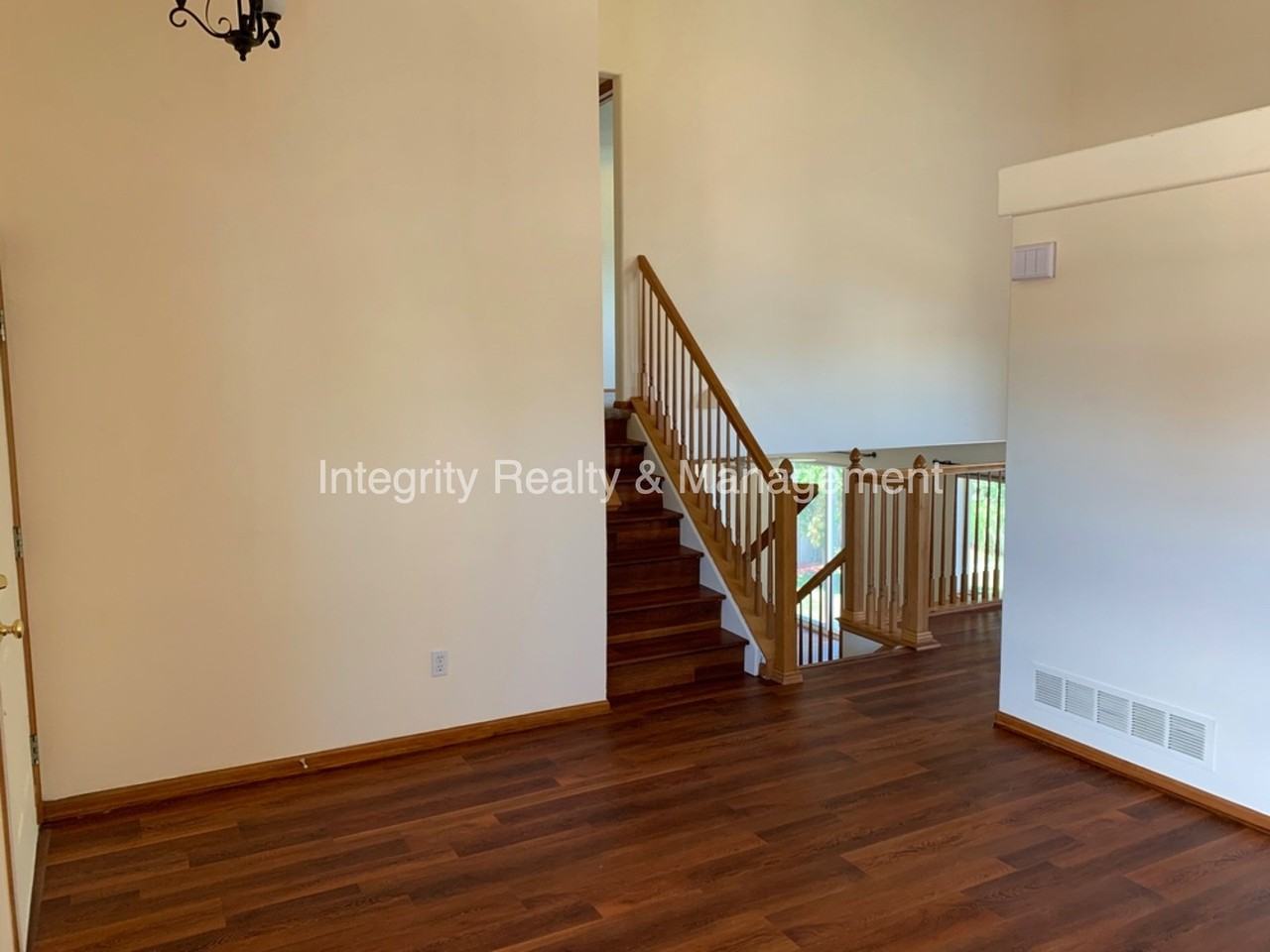 9931 Saybrook St - Photo 7 of 35