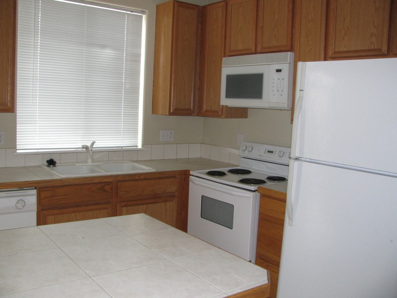 4327 Se Chelsea Ln - Photo 5 of 12