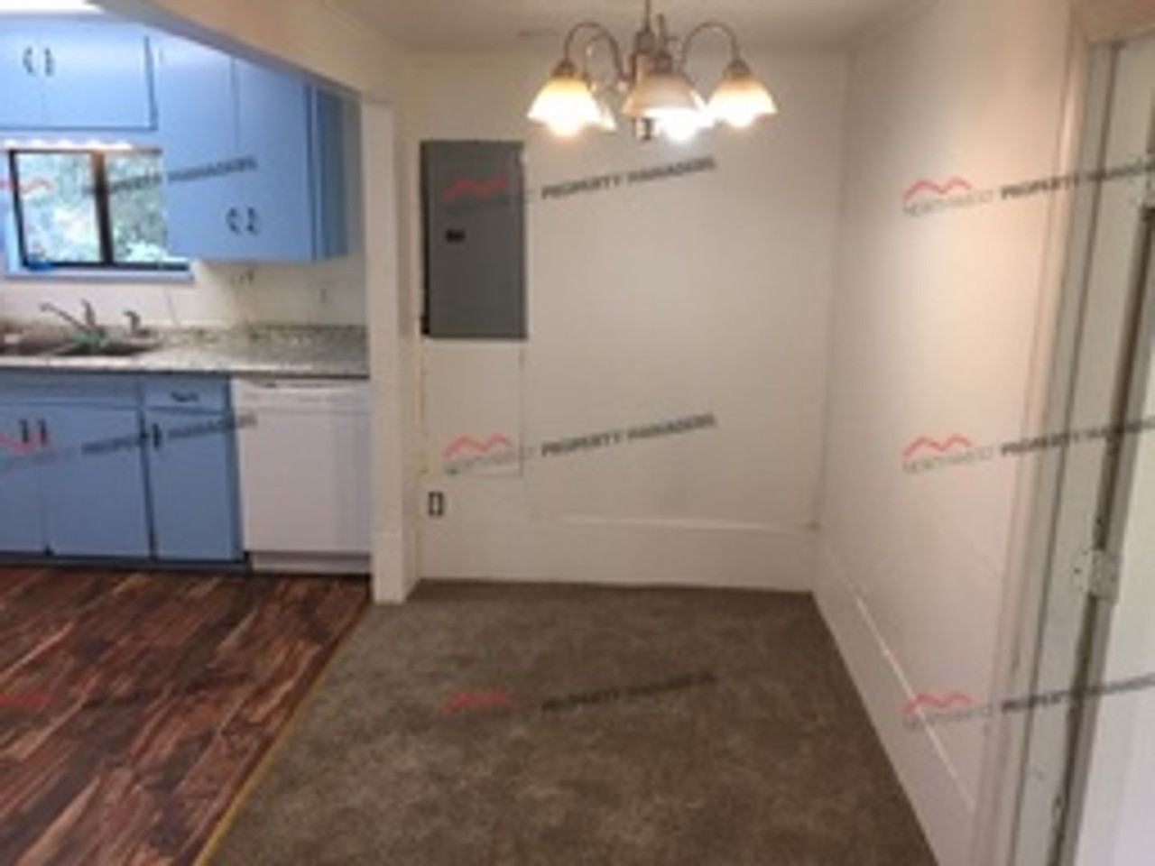 514 Hemlock St - Photo 4 of 15