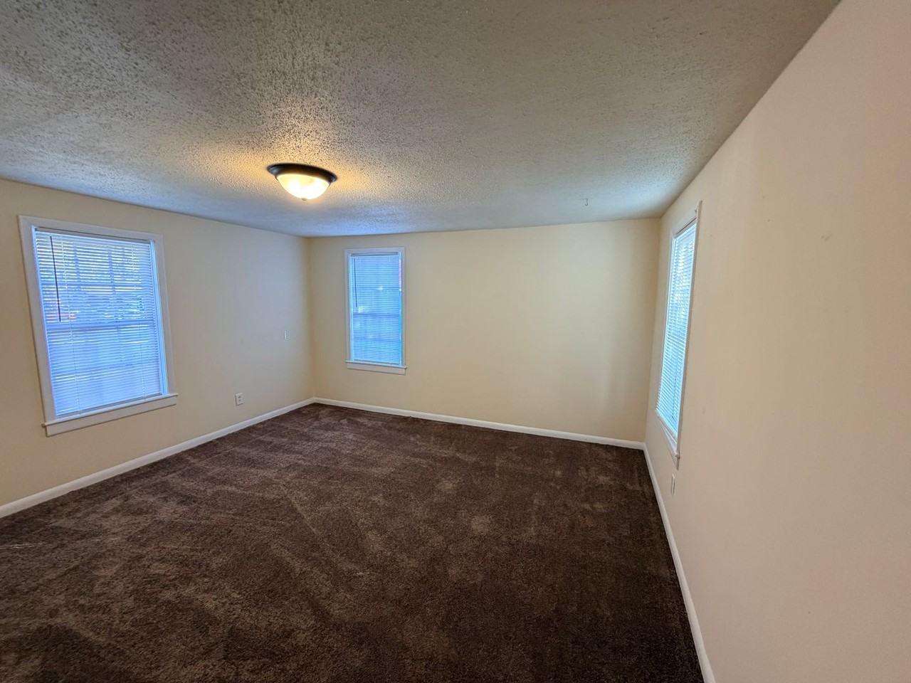 1604 N Lee St - Photo 2 of 22